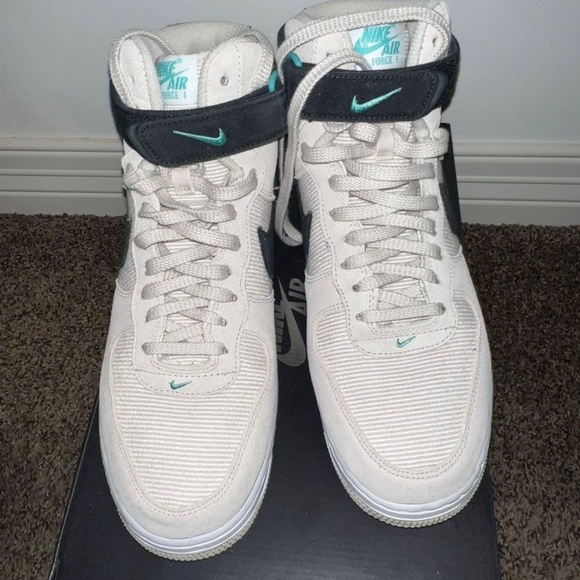 Mens Nike Air Force 1s ‘07 LX - Picture 4 of 4